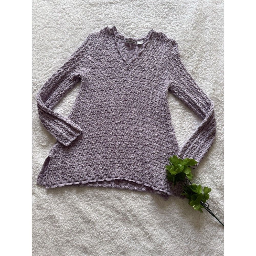 Soft Lavender V-Neck Knit Sweater